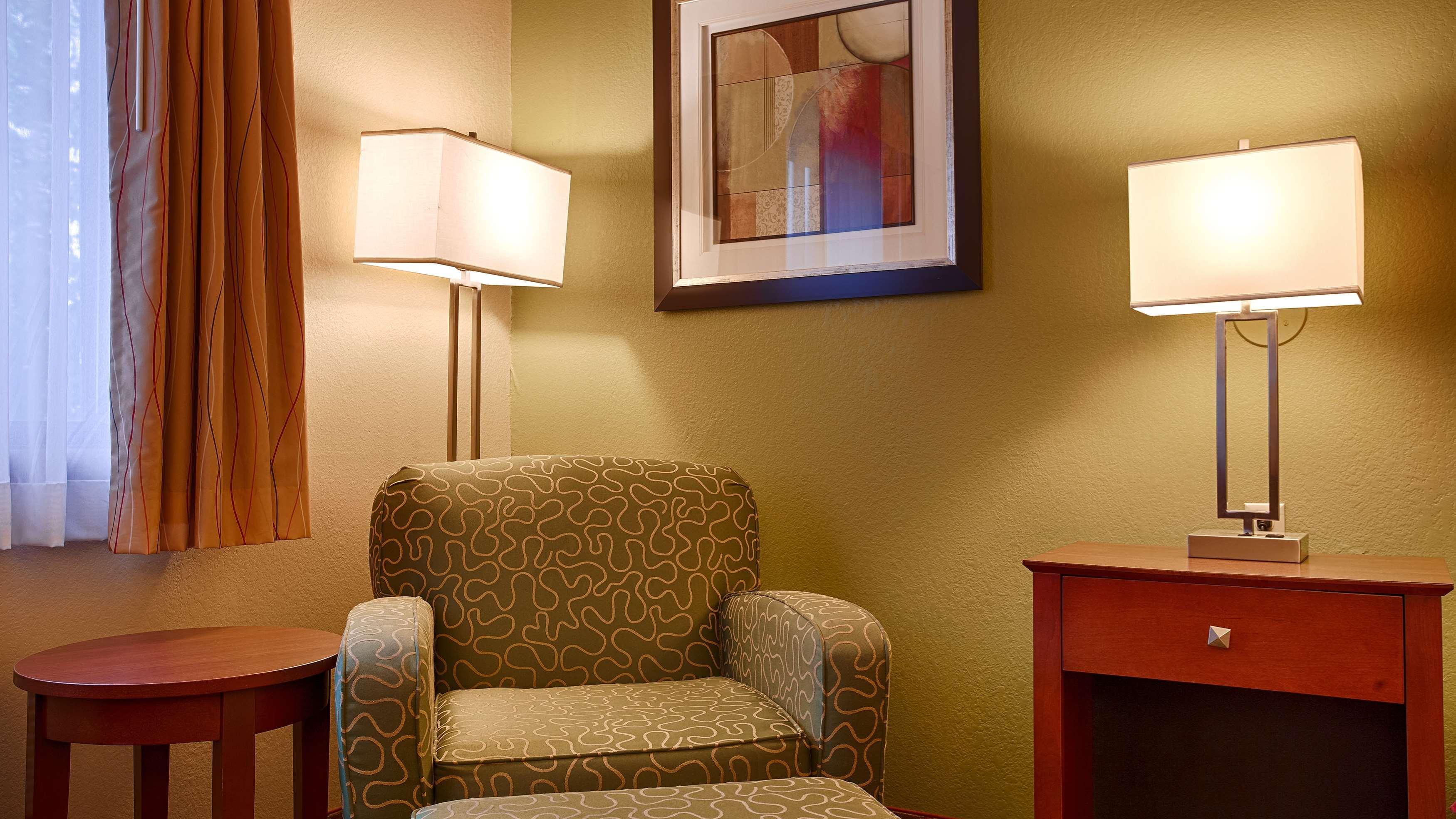 Best Western Plus Altoona Inn Extérieur photo