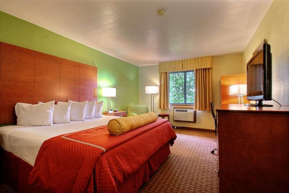 Best Western Plus Altoona Inn Extérieur photo