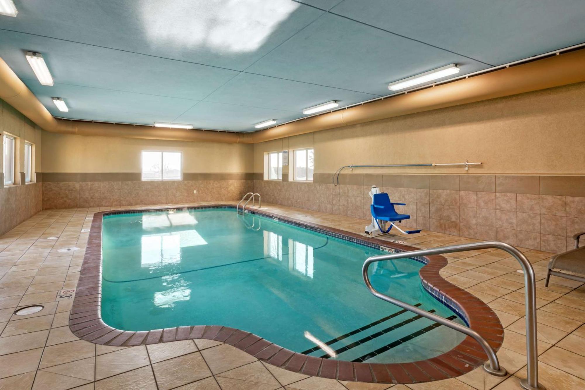 Best Western Plus Altoona Inn Extérieur photo