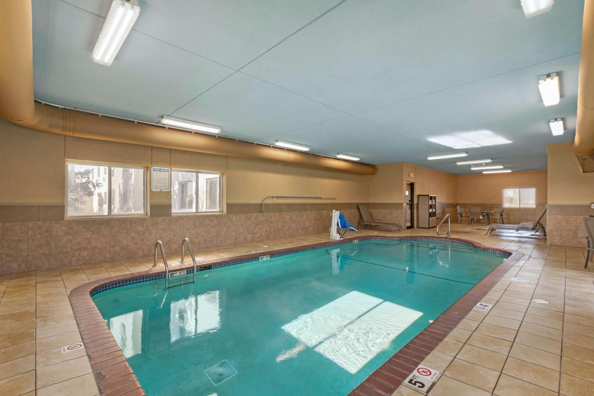 Best Western Plus Altoona Inn Extérieur photo